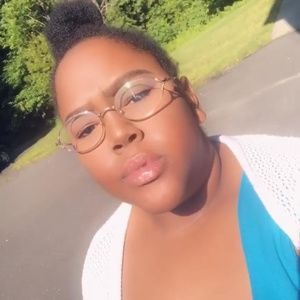 Meet your Posher, Jacqueline